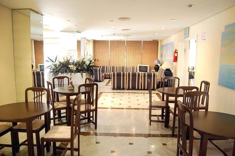 Hotel El Faro Марбеля Ресторант снимка